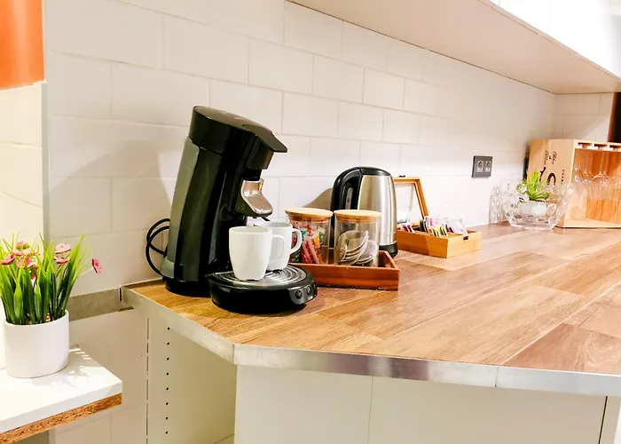 Magnum 80 Terrasse & Climatisation - 6 Personnes - * エペルネー